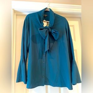 DG2 by Diane Gilman bell sleeves and bow tie size 1X